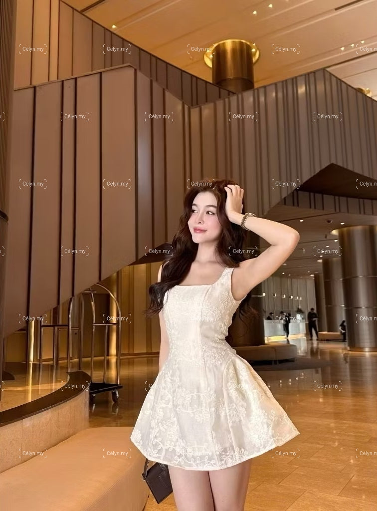 Eloria Dress