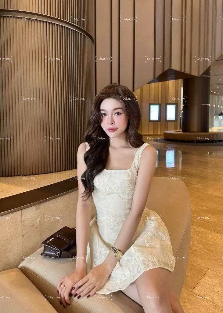 Eloria Dress