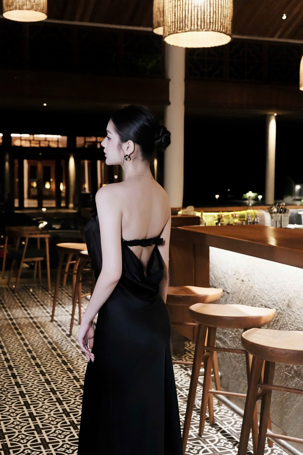 Noir Éclipse Dress